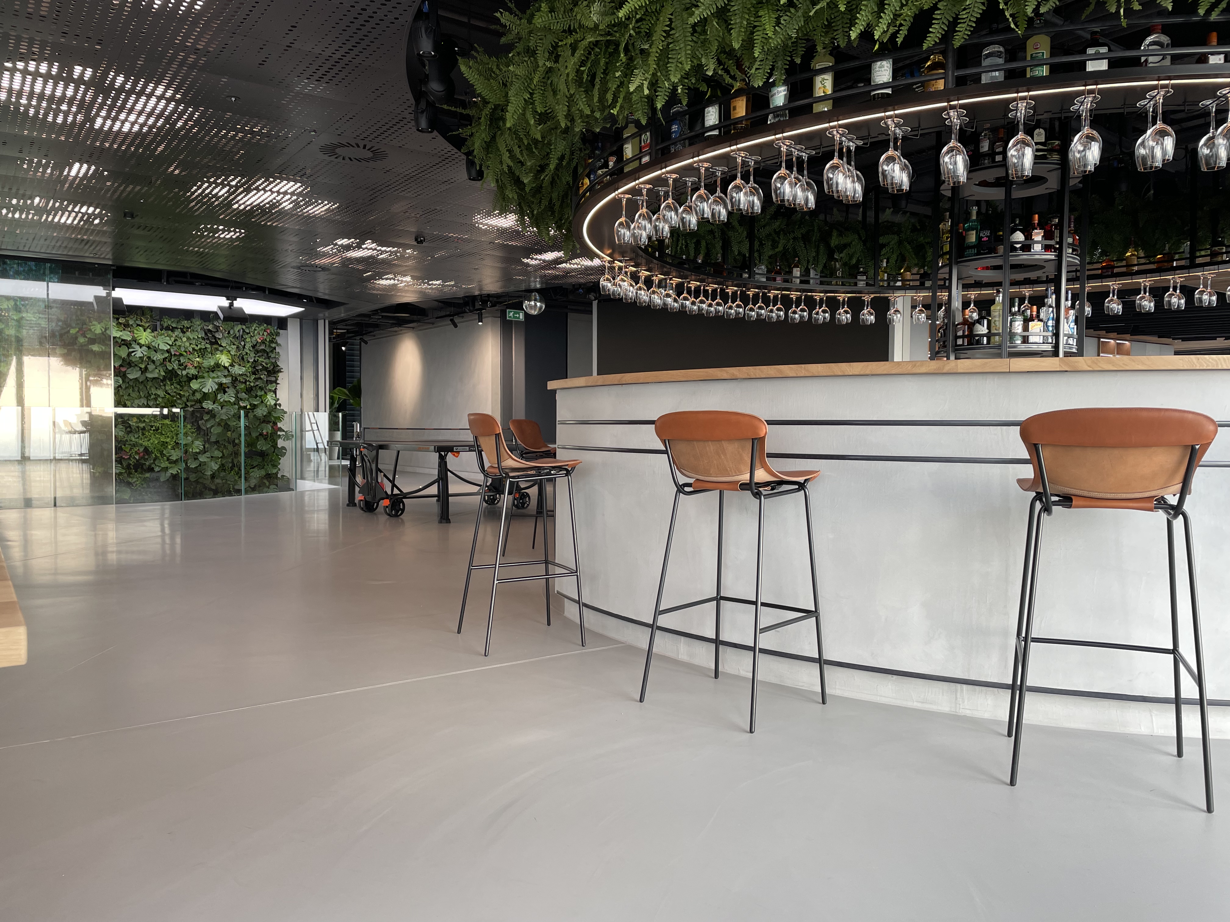 resin flooring and joinery coating at commercial office's restaurant and bar 